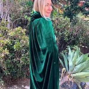 Green velvet cape,Hooded, Cloak,Hooded cape Medium to Large